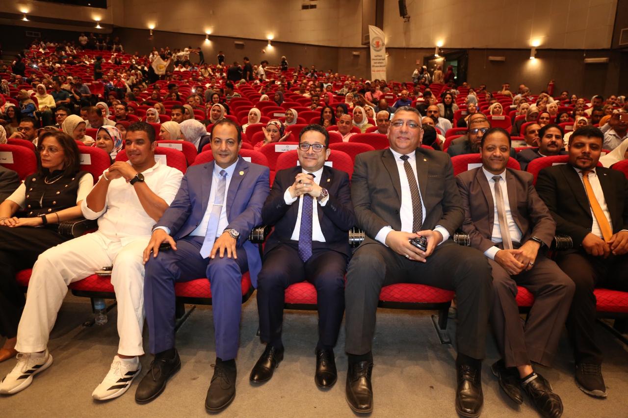 مشاركة جامعة الوادي الجديد في أسبوع شباب الجامعات بالمنيا